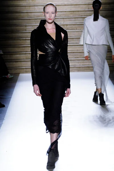 Look 28